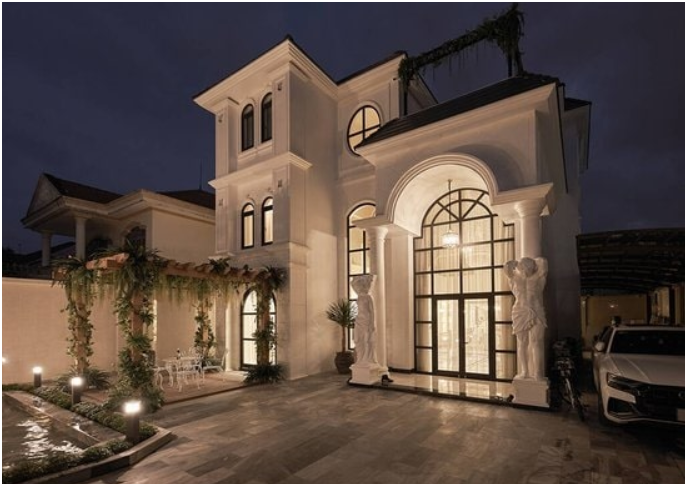 Cận cảnh bên trong biệt thự triệu USD của Lệ Quyên gây cho:áng: 3,6 tỷ mới chỉ xây được cái cổng, không tin nổi