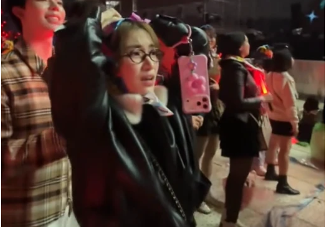 Hòa Minzy bị ch:ê kém duyên: ‘Đi coi liveshow Mỹ Tâm mà cứ l:a h:ét, muốn chiếm spotlight?’