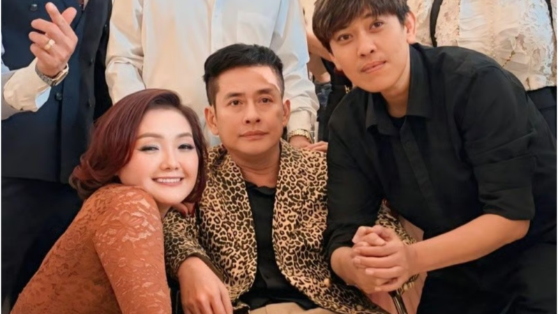 Tấn Beo ngồi xe lăn, bật khóc nức nở trong ngày cưới con trai: “Nói 1 câu đầy nghẹn ngào”