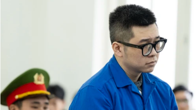 Rõ thái độ của người đàn ông hà:nh hu:ng phụ nữ ở thang máy chung cư Hà Nội tại tòa: ‘Gây chú ý với ánh mắt lạ’