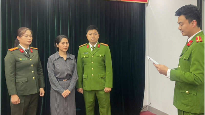 Thôi xong rồi: Kh:ởi t:ố giám đốc công ty tổ chức chương trình ‘Về đây bốn cánh chim trời’: ‘Rõ t:ội danh’