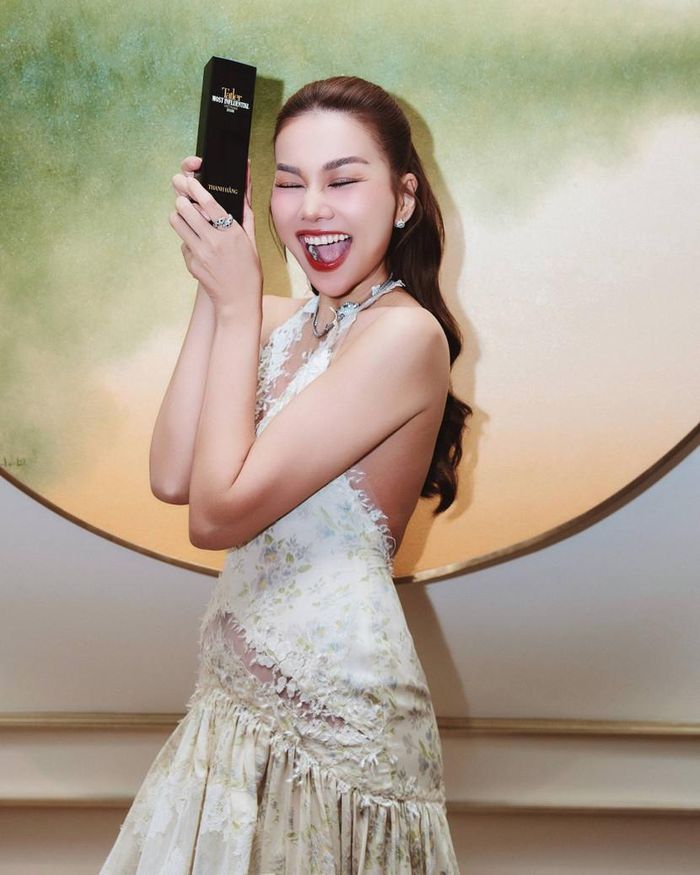 “Sĩ” tới cùng: Thanh Hằng – siêu mẫu Việt Nam duy nhất góp mặt trong Top gương mặt kiến tạo thay đổi và truyền cảm hứng châu Á của Tatler Most Influential 2025