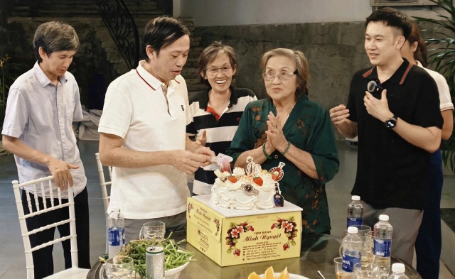 Hoài Linh lộ diện sau thời gian dài ở ẩn, hé lộ cuộc sống hiện tại khiến nhiều người trầm trồ: Không ngờ anh lại chọn cách sống như thế sau loạt ồn ào