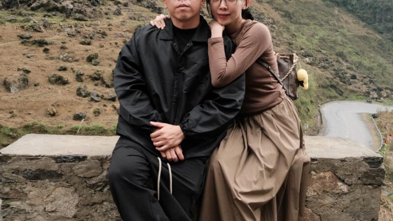 Hoàng Touliver không hề lạnh lùng như vẻ ngoài: Là người rất thương mẹ nhưng mẹ ruột đã mất, ngày cưới Tóc Tiên từng mong có thêm một người mẹ để vơi nỗi đau, nào ngờ mẹ vợ lại không chấp nhận