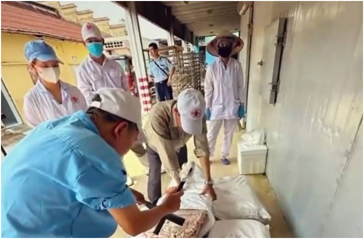 Cận cảnh kho hàng chứa 120 tấn thịt lợn nhiễm bệnh của CTCP đồ hộp Hạ Long: ‘Tiết l:ộ cách qua mặt lực lượng chức năng, tinh vi quá’