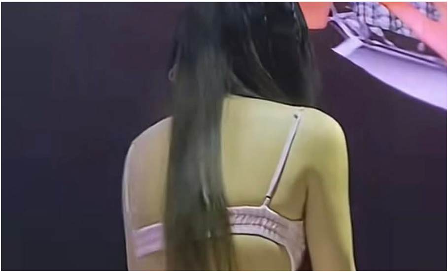 Nam Em diện đồ thiếu vải đang gây xôn xao trên MXH: “Nhảy nhảy thấy hết trơn luôn rồi”