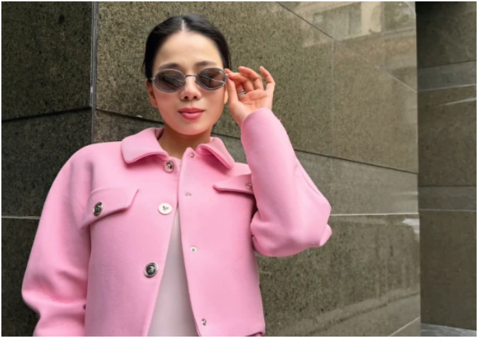 Lệ Quyên l:ộ dấu hiệu tinh thần bất ổn, không thể kìm chế cảm xúc khi vă:ng t:ục vô tội vạ: “Một ca sĩ chuyên nghiệp, không ai làm thế cả”