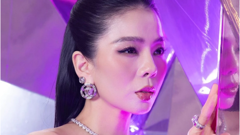 Bà Phương Hằng lần đầu lên tiếng sau khi thấy Lệ Quyên v:ăng t:ục, chưởi bớ:i: ‘Nói 1 câu thôi mà ai cũng tán dương gật đầu’