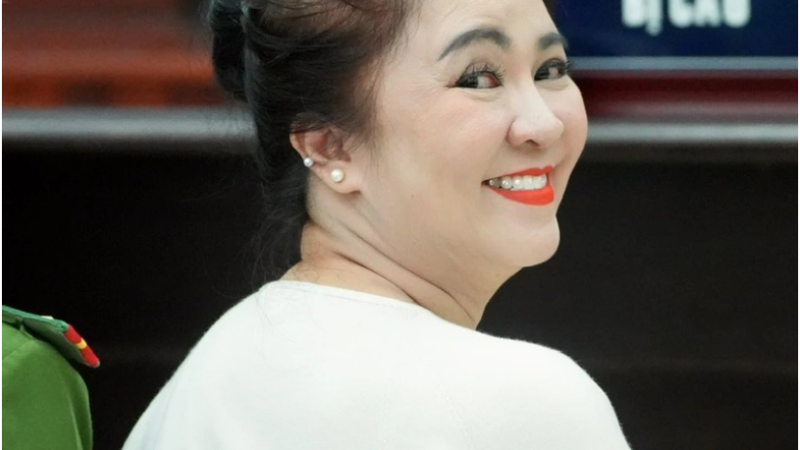 Đã rõ lý do vợ chồng bà Phương Hằng bị triệu tập trước tòa: Hóa ra vì người này