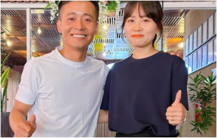 Chị gái Quang Linh Vlog lần đầu hé lộ về tình trạng của em trai trong tò: “Mặt đã b:ớt m:ụn, em còn nói 1 câu xúc động nữa”