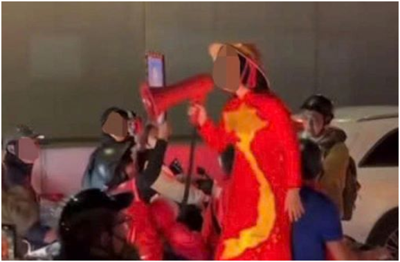 Xác minh cờ nhíp người phụ nữ cầm loa hô hào ‘Công an ngủ hết rồi, tí đi đua xe nhé’: Chuyến này mệt rồi