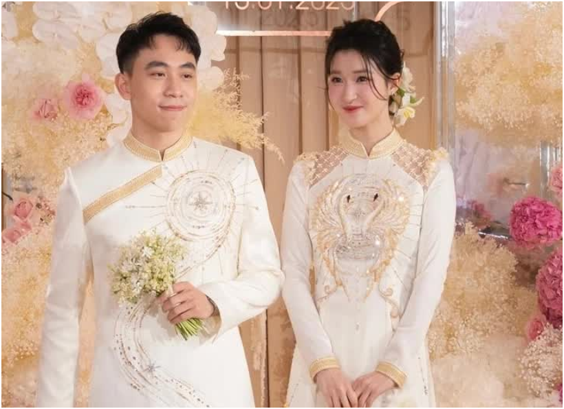 Hé lộ khoảnh khắc đầu tiên của cô dâu Phương Nhi trong lễ gia tiên: Nhan sắc và thần thái không góc chết, đúng chuẩn “thần tiên tỷ tỷ”