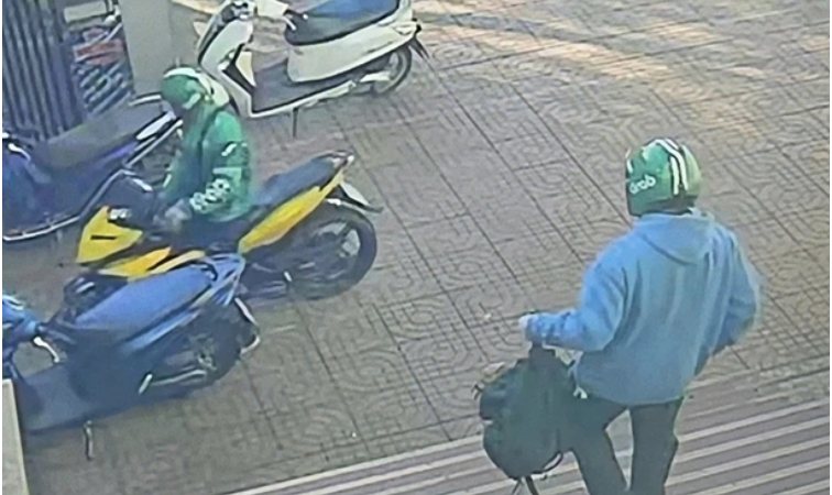 Rõ dấu hiệu bất thường nơi 2 tên cư:ớ:p ngân hàng ở Gia Lai chôn xe máy: “CA đã khoanh vùng đối tượng, sẽ lòi ra sớm thôi”