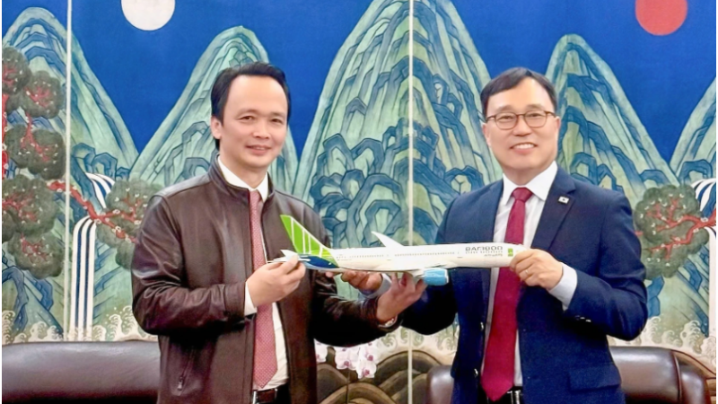 Ông Trịnh Văn Quyết ‘tái xuất’, còn gặp gỡ Đại sứ Hàn Quốc: Nhìn ông bảnh bao và còn khỏe dữ lắm