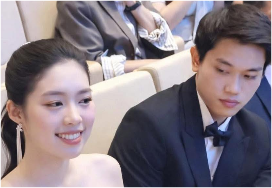 Danh tính của Á hậu đang rần rần với Đình Bắc vào lúc này: “Nhan sắc tuyệt mỹ, không có gì để mà chê”