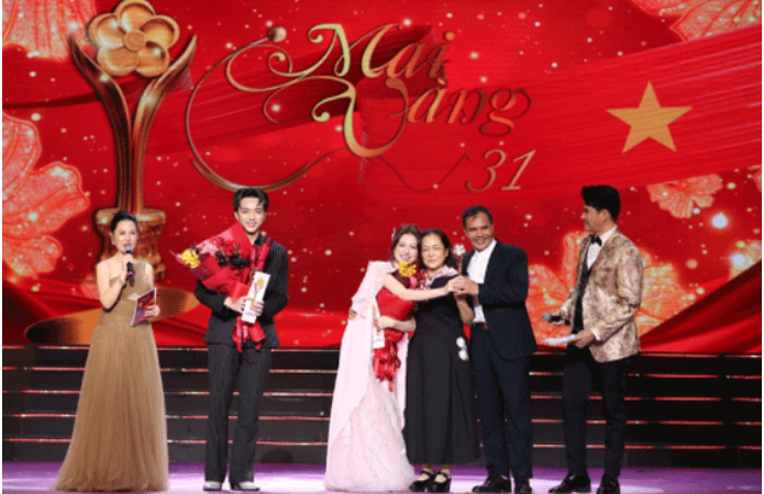 Hòa Minzy làm điều gì mà bị chư:ở:i quá tr:ời ở buổi lễ trao giải vậy: Hành động này không thể chấp nhận được luôn