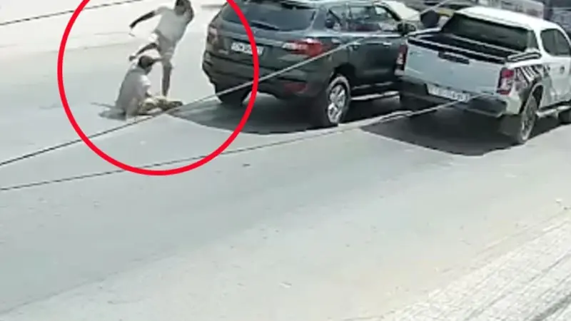 Vụ tài xế xe 7 chỗ bị đánh gục giữa đường: Nạn nhân đã tử vong, cơ quan chức năng hé lộ danh tính kẻ hành hung