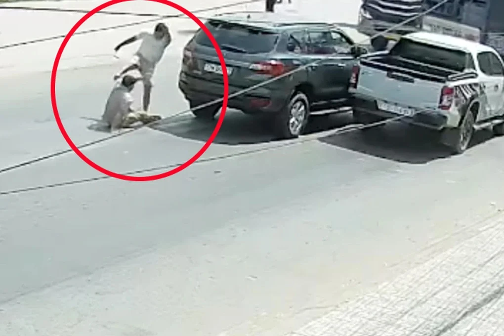 Vụ tài xế xe 7 chỗ bị đánh gục giữa đường: Nạn nhân đã tử vong, cơ quan chức năng hé lộ danh tính kẻ hành hung