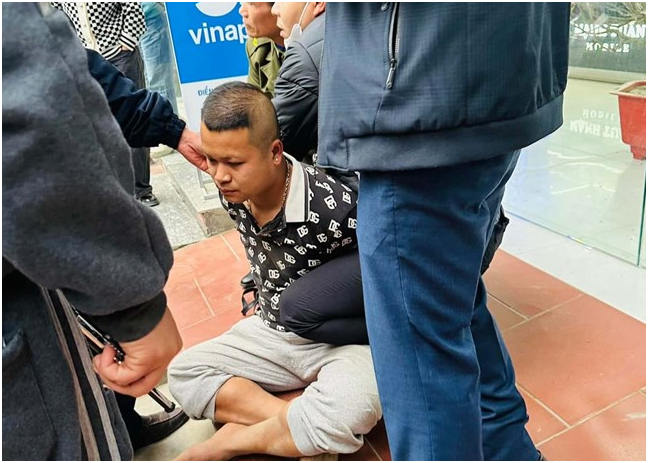 Tới công chuyện: B:ắt giữ thành công một nghi phạm cư:ớ:p Ngân hàng ở Lào Cai, chuyến này đi xa luôn rồi