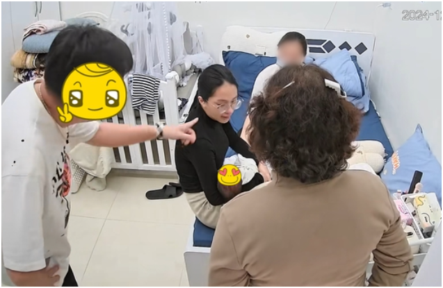 Xôn xao c:ờ nh:íp mẹ ruột của Phương Oanh bênh vực con trai ngo:ại tì:nh: “Đàn ông nó phải thế, phải đi ra ngoài chứ, ai lại giữ khăng khăng một mình”