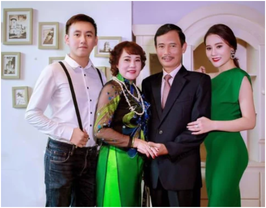 L:ộ diện chân dung em trai Phương Oanh: Đẹp trai, cao ráo, dáng chuẩn, bảo sao mẹ ru:ột hết lòng bênh vực giữa ồn ào ngo:ại tì:nh