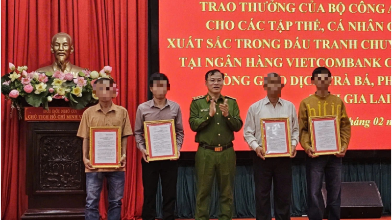 Khen thưởng cho 5 người dân vì cung cấp thông tin quan trọng vụ cướp Ngân hàng ở Gia Lai: Rất xứng đáng