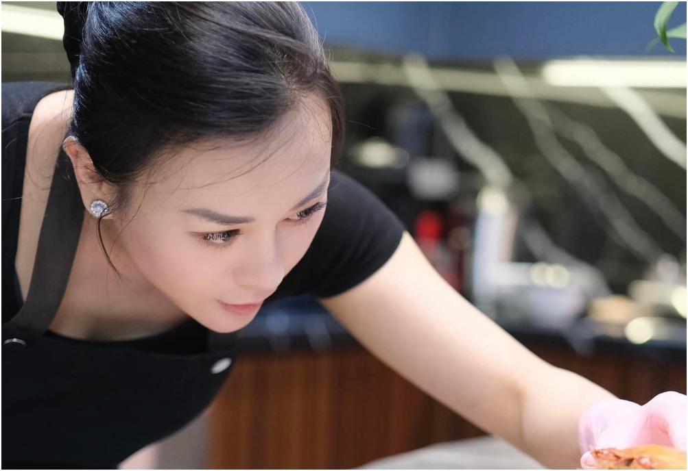 Đã rõ cách Phương Oanh đối xử với người thân: Điều mà cô em dâu không hề có, bảo sao bị cả nhà chồng gh:ét thế