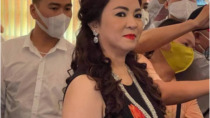 Bà Phương Hằng chơi lớn, vạ:ch trầ:n bộ mặ:t thật của Khoa Pug: “Nói thẳng hết tất cả sự thật về con người này”