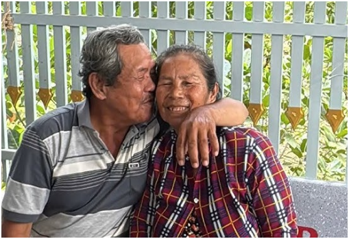 Bà Giao hứa sẽ không bao giờ đụng tới đ:ỏ đe:n nữa: “Không b:án đất nữa, tiền để dưỡng già, không chơi bời gì nữa”