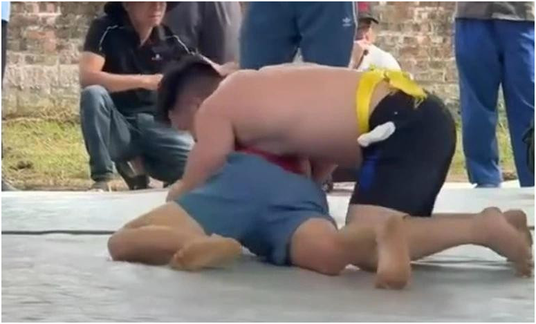 CA vào cuộc vụ đô vật t:uvo:ng tại hội làng ở Hà Nội: Tới công chuyện thật rồi