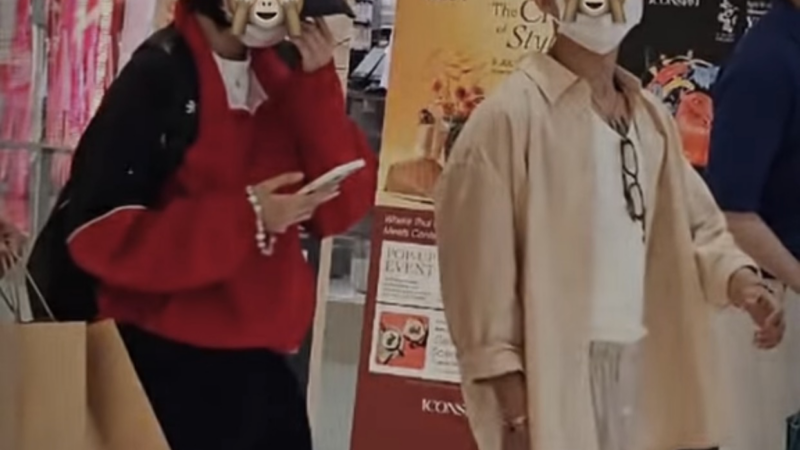 Sơn Tùng M-TP và Hải Tú lại bị bắt gặp cùng nhau đi sắm đồ Tết: Sắc thái cả hai khiến dân mạng xôn xao