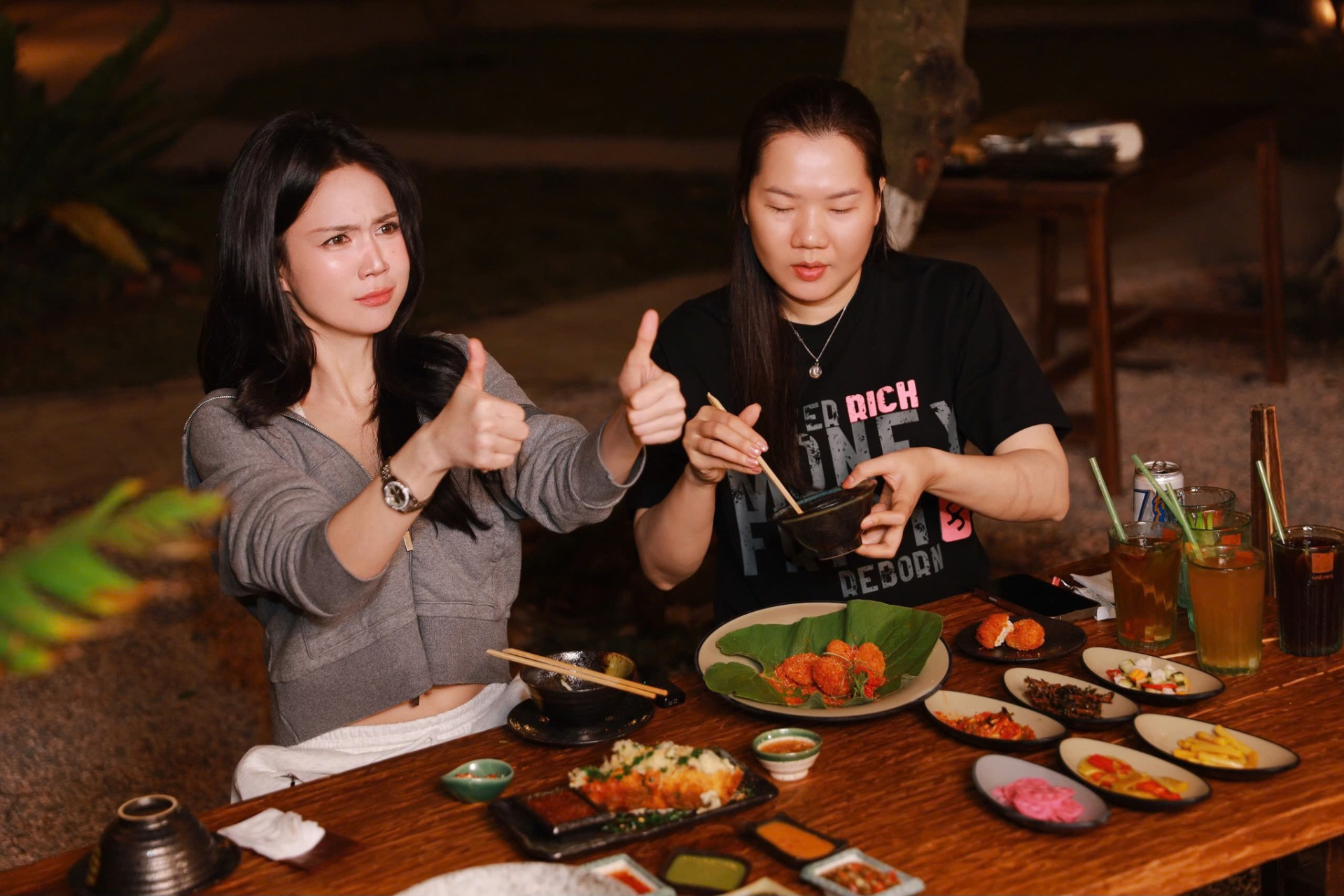 Ngọc Trinh vừa lấn sân mở quán ăn đã bị chê tơi tả: Cách làm ăn gây tranh cãi, nhiều người lo “kiểu này sớm dẹp tiệm”