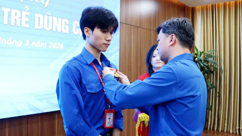 Nam sinh Bách Khoa lao vào biển lửa cứu người được vinh danh: Quá xứng đáng!!