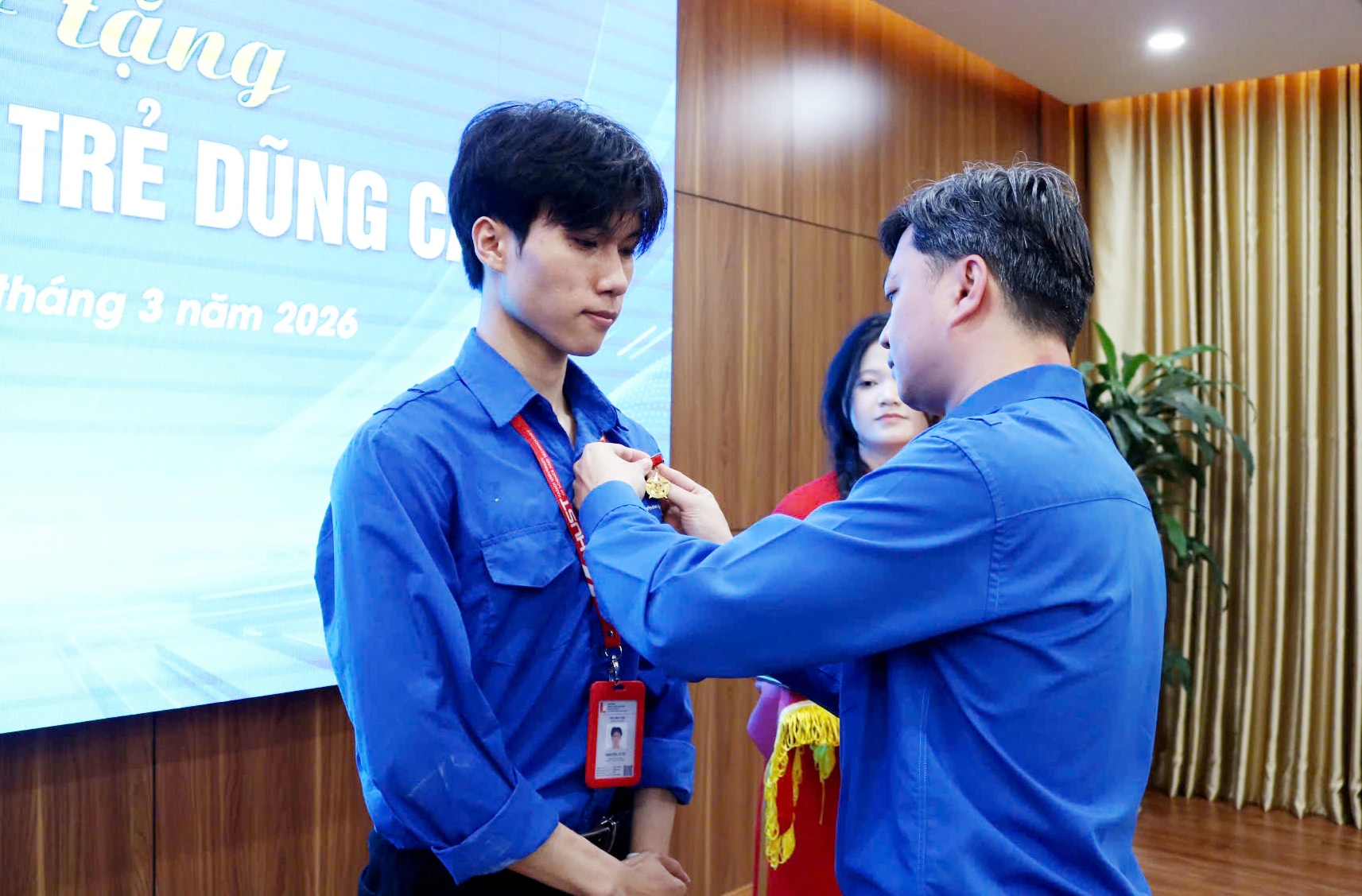 Nam sinh Bách Khoa lao vào biển lửa cứu người được vinh danh: Quá xứng đáng!!