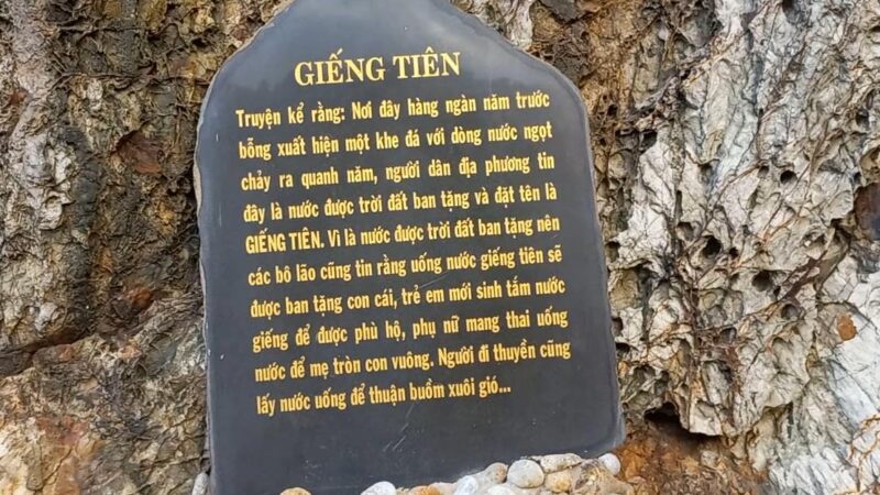 Giếng Tiên – nơi Juky San chụp ảnh áo tắm vốn rất linh thiêng: Ai đến cũng khấn xin, nên không thể tùy ý hành xử