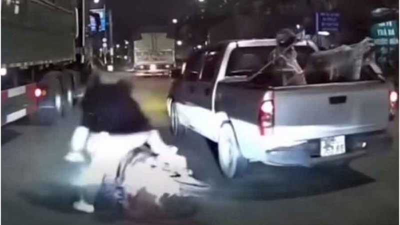 Chủ tài khoản Phương Ba Sáu lên tiếng khi bị nhiều người vào chưởi vụ tài xế xe tải chè:n é:p xe máy: “Nói hết tất cả sự thật ra luôn”