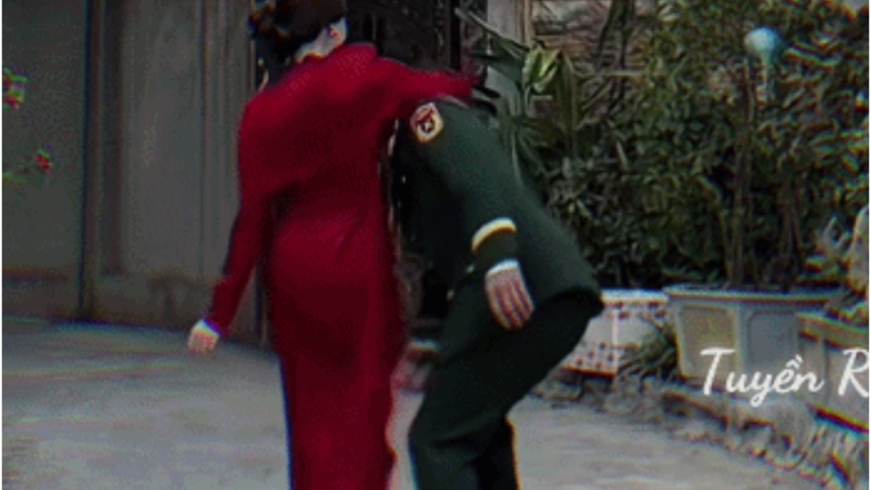 Chồng Văn Cương làm một hành động với Hòa Minzy khiến cả CĐM s:ốt rần rần: “Thiếu gia Minh Hải chắc chắn không bao giờ làm được”