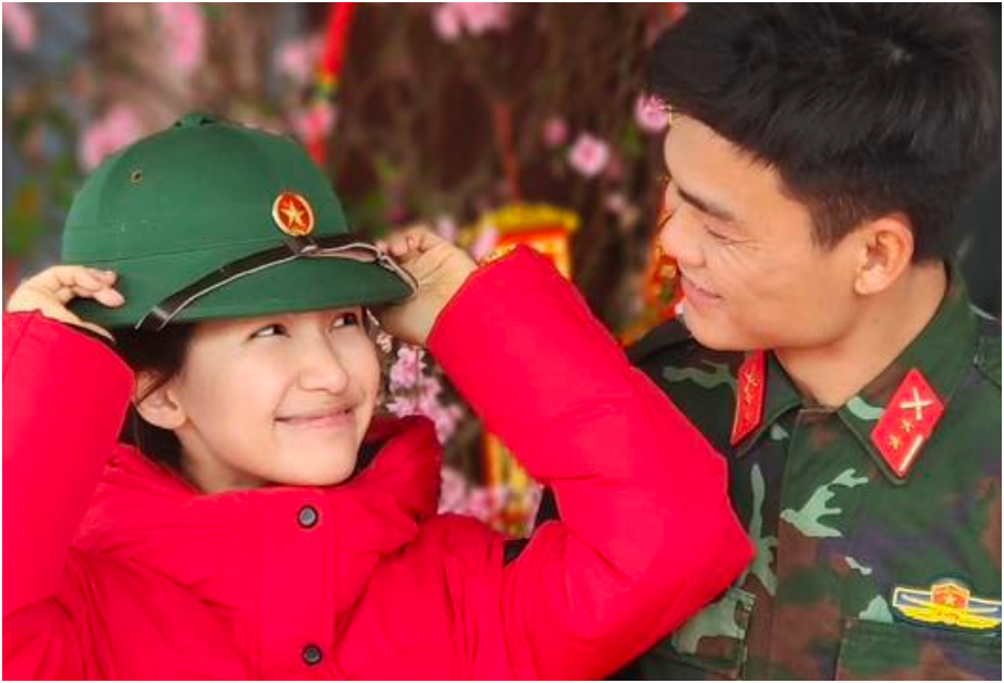 Hòa Minzy tuyên bố sẽ không đăng về Văn Cương 1 tấm hình nào nữa: “Hóa ra là có lý do