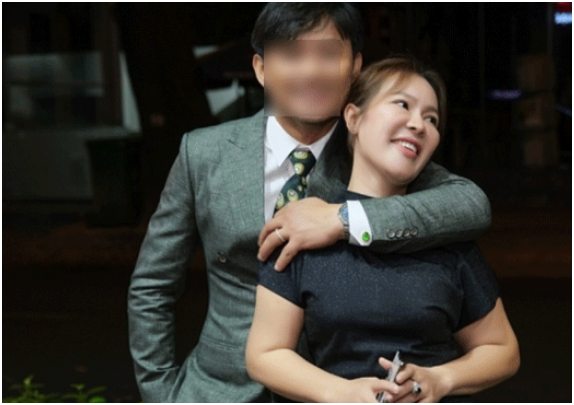 Rõ loạt dấu hiệu bất thường trong hôn nhân của cố nghệ sĩ Quý Bình với Ngọc Tiền: Thấy sai sai sao đấy