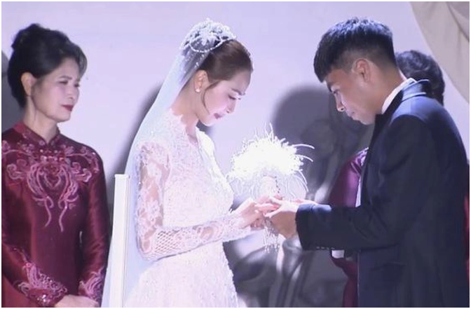 MC Huyền Trang VTV tiết lộ điều t:ệ nhất của Đức Huy: Nói công khai trước mọi người luôn, ai cũng thấy thương cô gái này quá