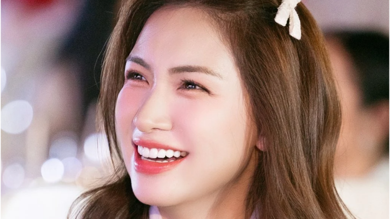 Tiệc thôi nôi quy tụ cả dàn sao của con gái Puka: Gây chú ý nhất vẫn là Hòa Minzy, thái độ lạ sau khi có Đại úy Văn Cương