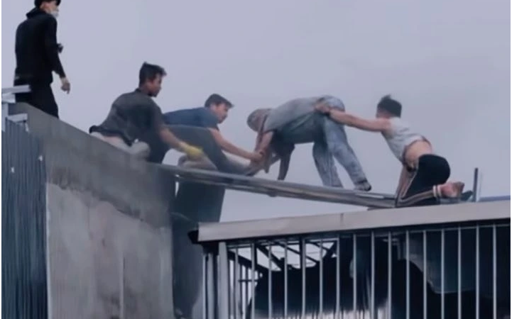 Rõ chân dung 2 người anh hùng ph:á tôn, cứu 7 người mắc kẹt trong ngôi nhà ch:áy: “Các anh quá liều lĩnh và xuất sắc”