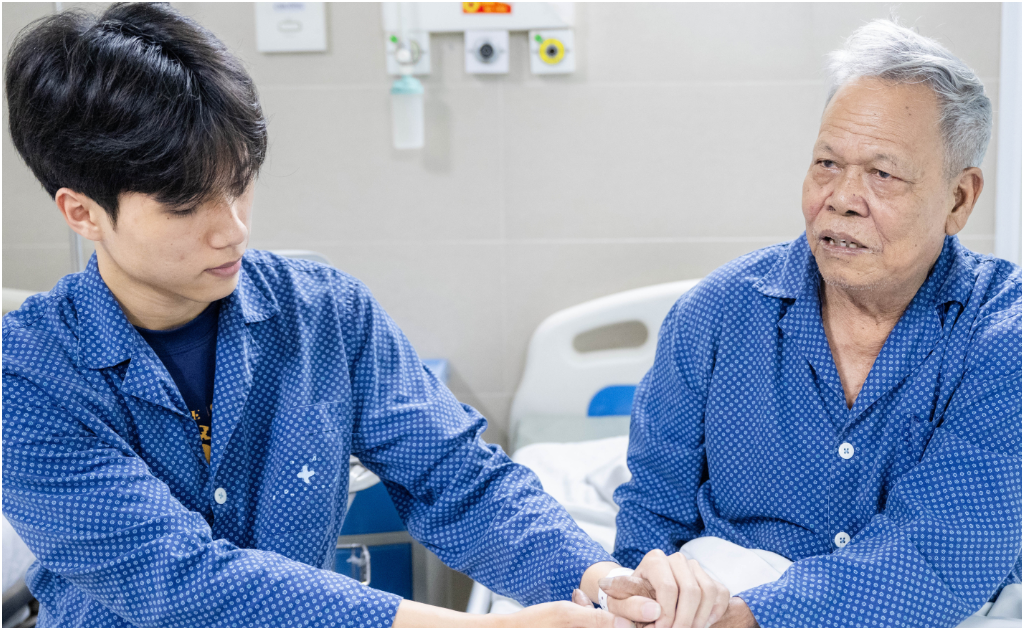 Rõ trình độ học của nam sinh cứu người trong vụ cháy ở Hà Nội: “Không ngờ luôn đấy, ở trường xuất sắc lắm”