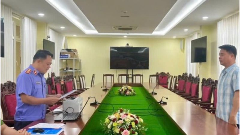 Cuối cùng cũng tước danh hiệu CAND 2 công an liên quan vụ nữ sinh tuvo*g ở Vĩnh Long: Ngày này cũng đã tới