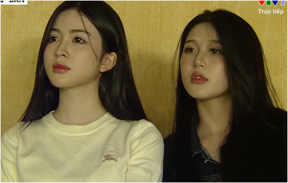 Danh tính 2 cô gái khiến cameraman VTV “ghi bàn”, được tìm kiếm nhiều nhất hiện tại: Cuối cùng cũng đã rõ