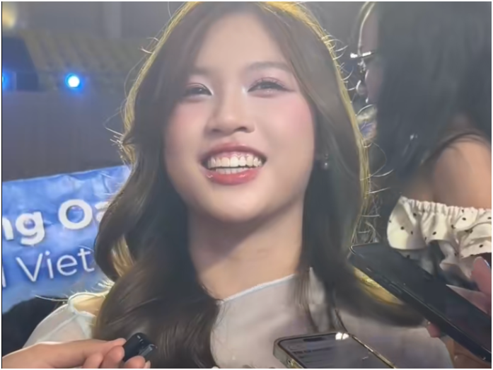 Rõ chân dung chị sinh đôi của Hoa hậu Phương Oanh: Không ngờ có nhan sắc còn đỉnh hơn cô em, nể gia đình này thật đấy