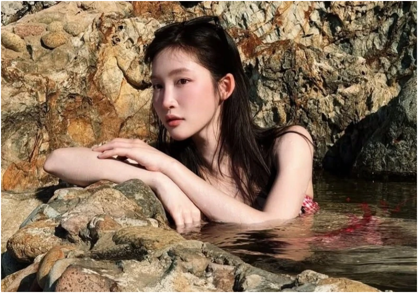 Thôi xong, Chính quyền địa phương lên tiếng về việc nữ ca sĩ nổi tiếng tắm ở Giếng Tiên: Nói rõ về việc này