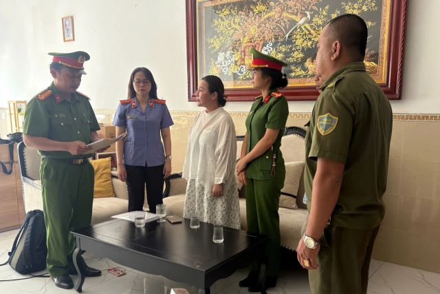 Bị bắt tạm giam vì cáo buộc lừa đảo hơn trăm tỷ, bà Nguyễn Ngọc Tiền có thể đối mặt án tù chung thân?