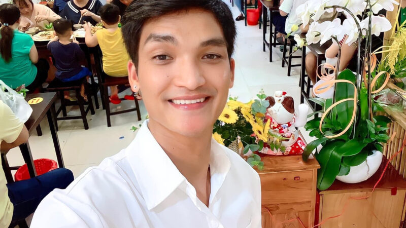 Rộ tin Mạc Văn Khoa bán bún đậu thu 2 tỷ/ngày, tậu biệt thự gây choáng: Kinh doanh mà “khủng” vậy sao?