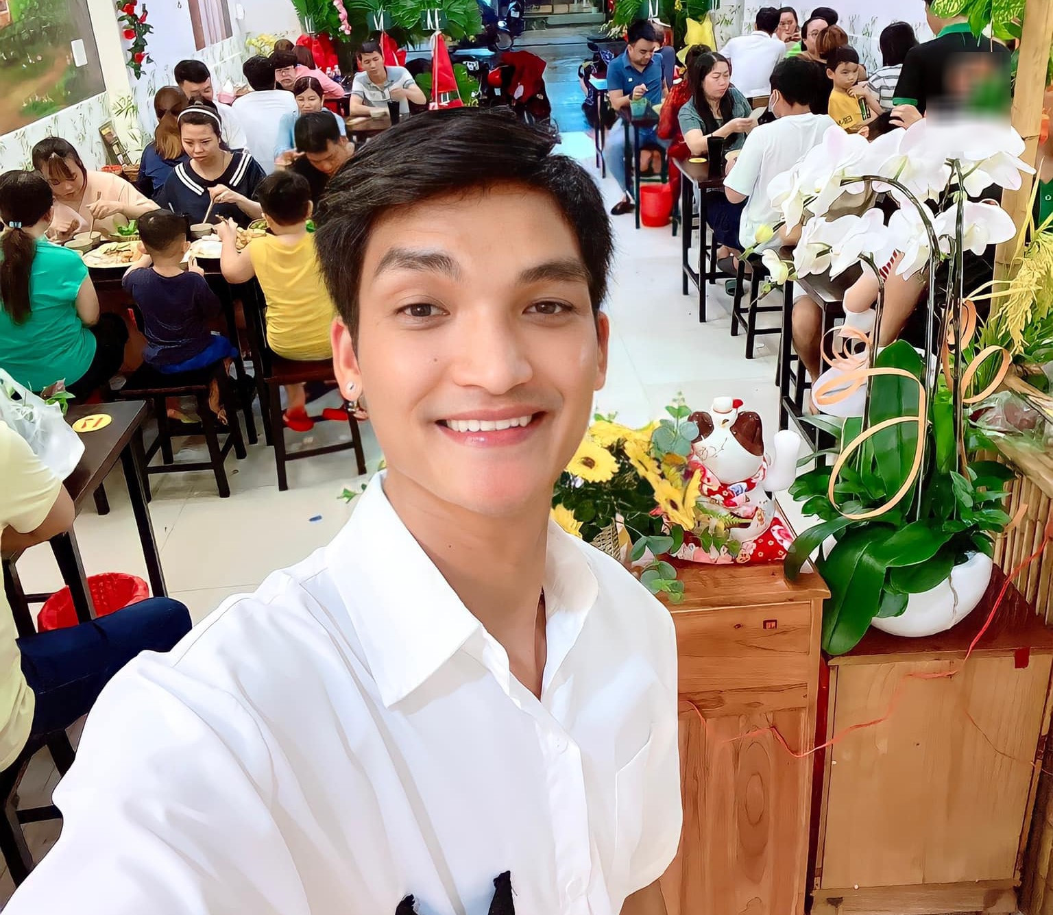 Rộ tin Mạc Văn Khoa bán bún đậu thu 2 tỷ/ngày, tậu biệt thự gây choáng: Kinh doanh mà “khủng” vậy sao?